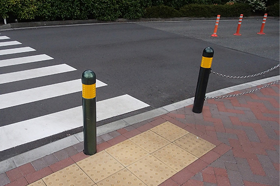 車止め